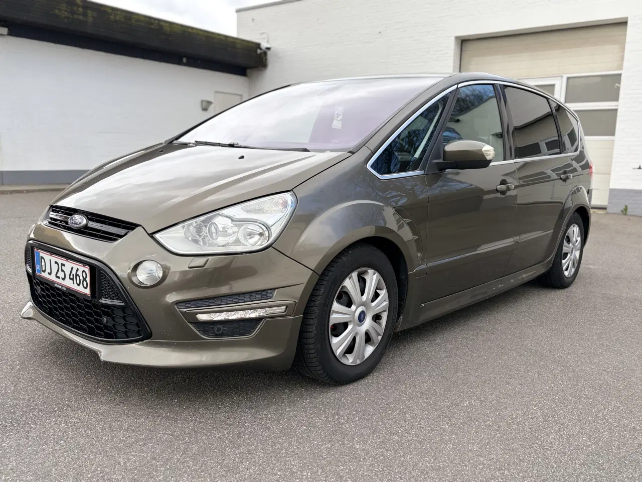 Billede 1 - Topudstyret Ford S-max 2,0 SCTI 140 HK Titanium S