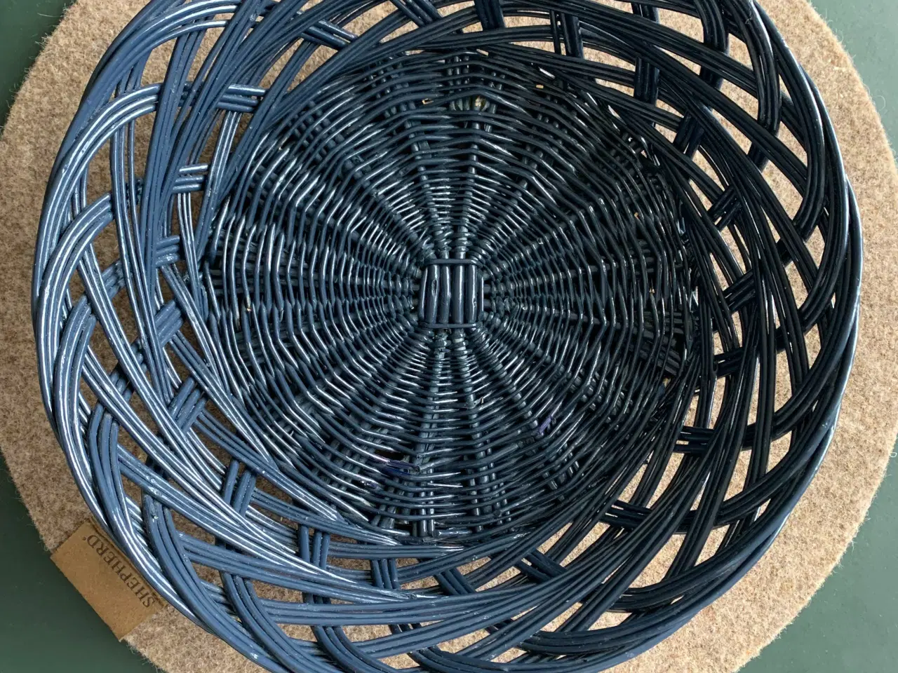 Billede 1 - Mørkeblå flettet brødkurv