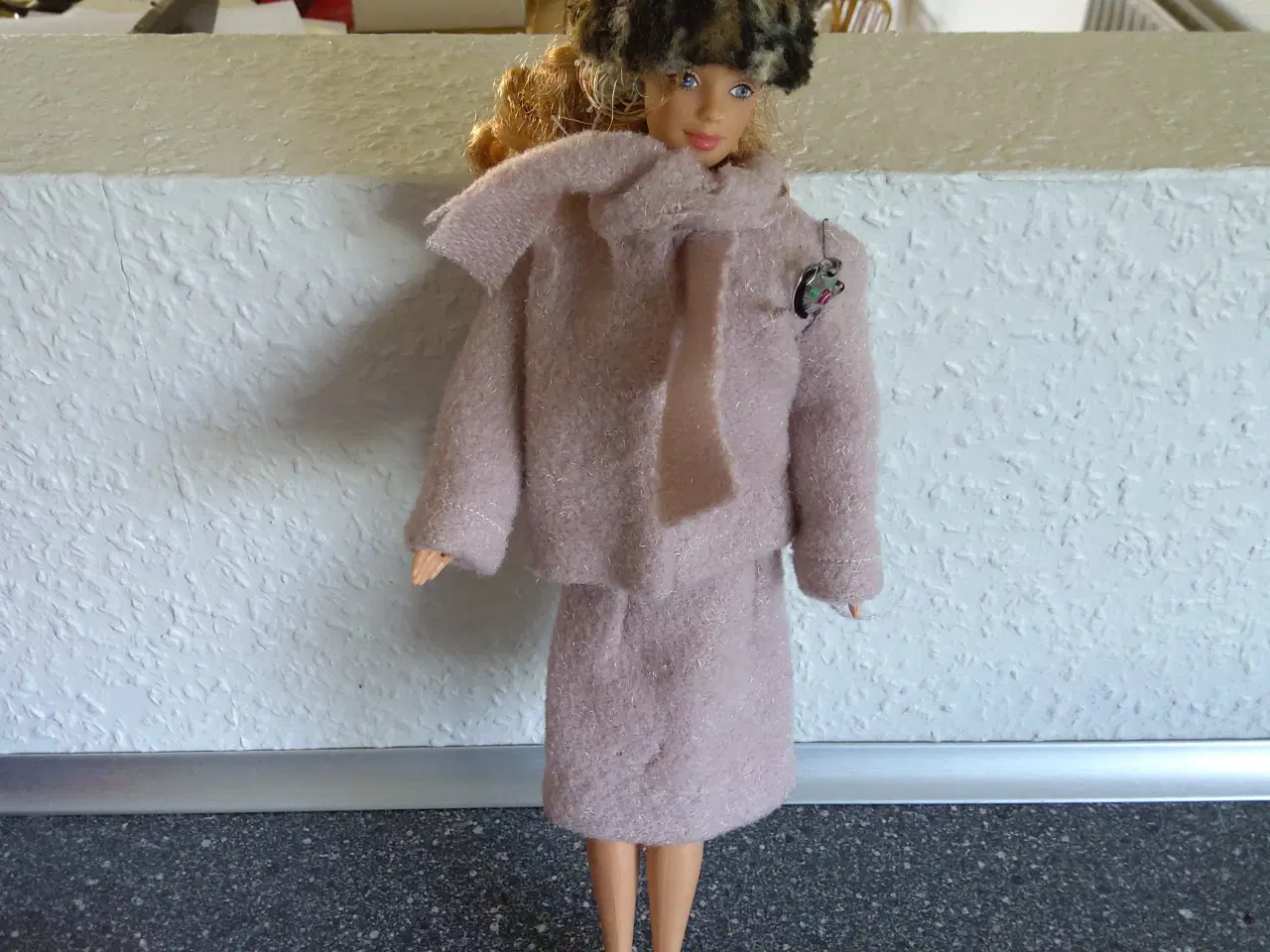 Billede 5 - Barbie dukker tøj