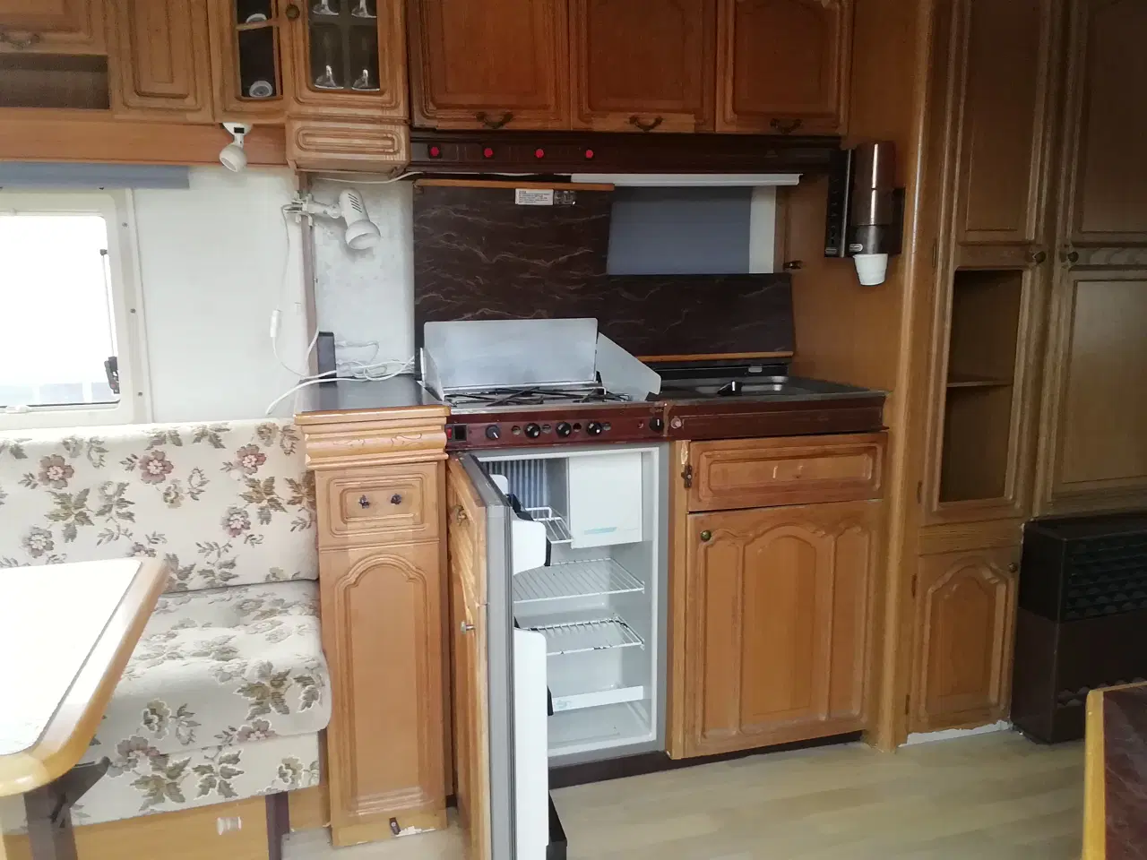 Billede 3 - Pæn stor campingvogn 