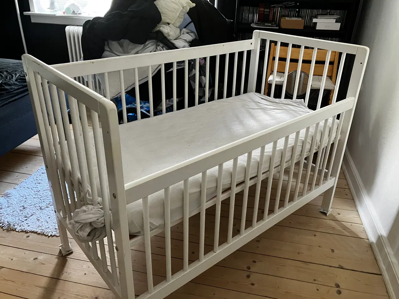 Billede 1 - Tremmeseng ca. 120 cm  lang