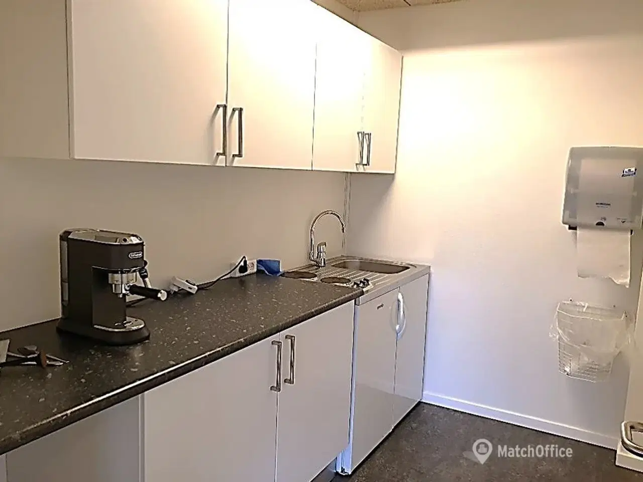 Billede 19 - Nyrenoverede kontorlokaler og fleksible logistik-/produktionshaller med god loftshøjde