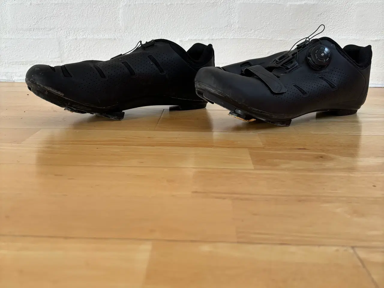 Billede 1 - AGU Cykelsko str. 44 sort