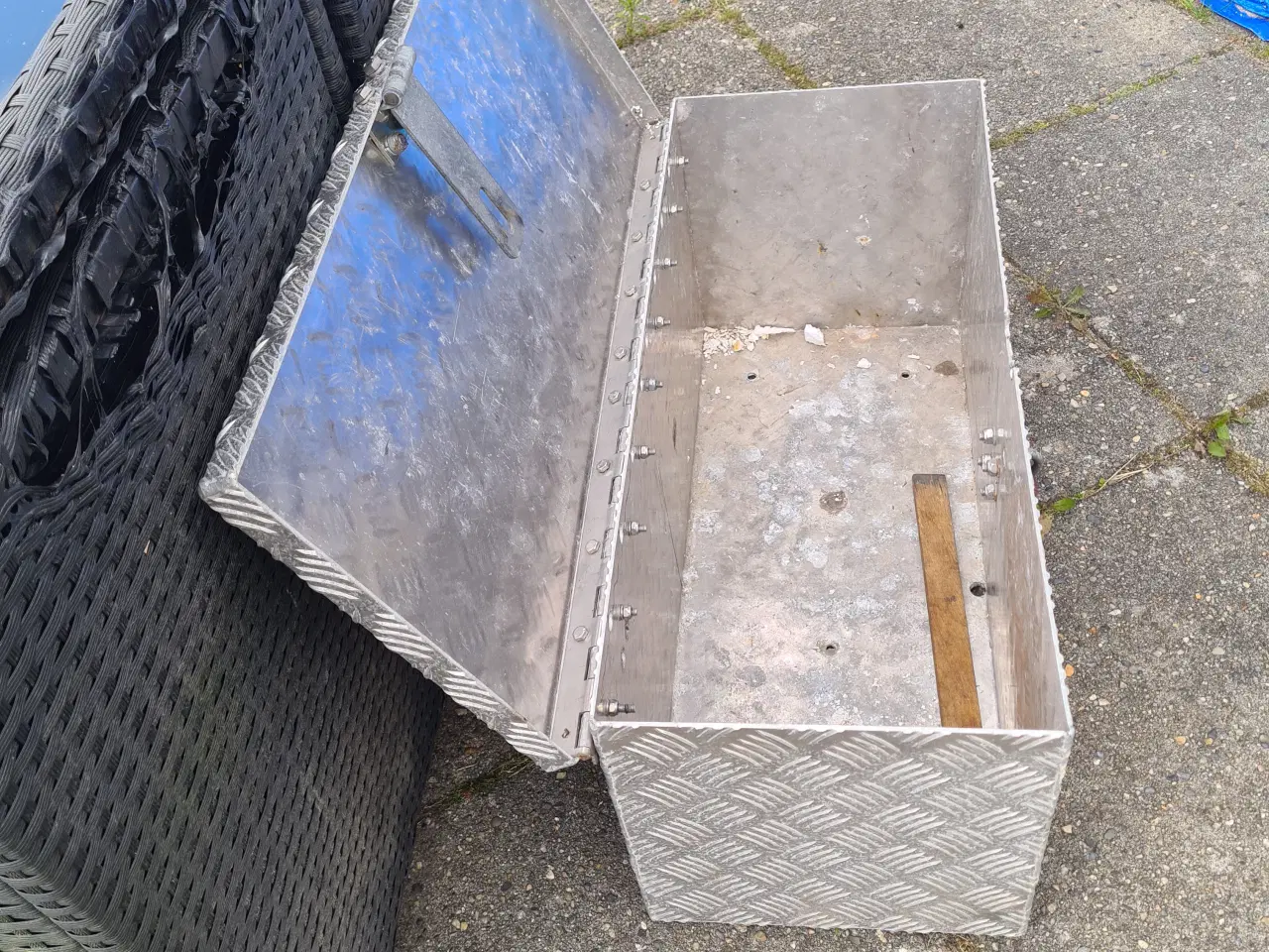 Billede 3 - Alu kasse/batteri kasse 