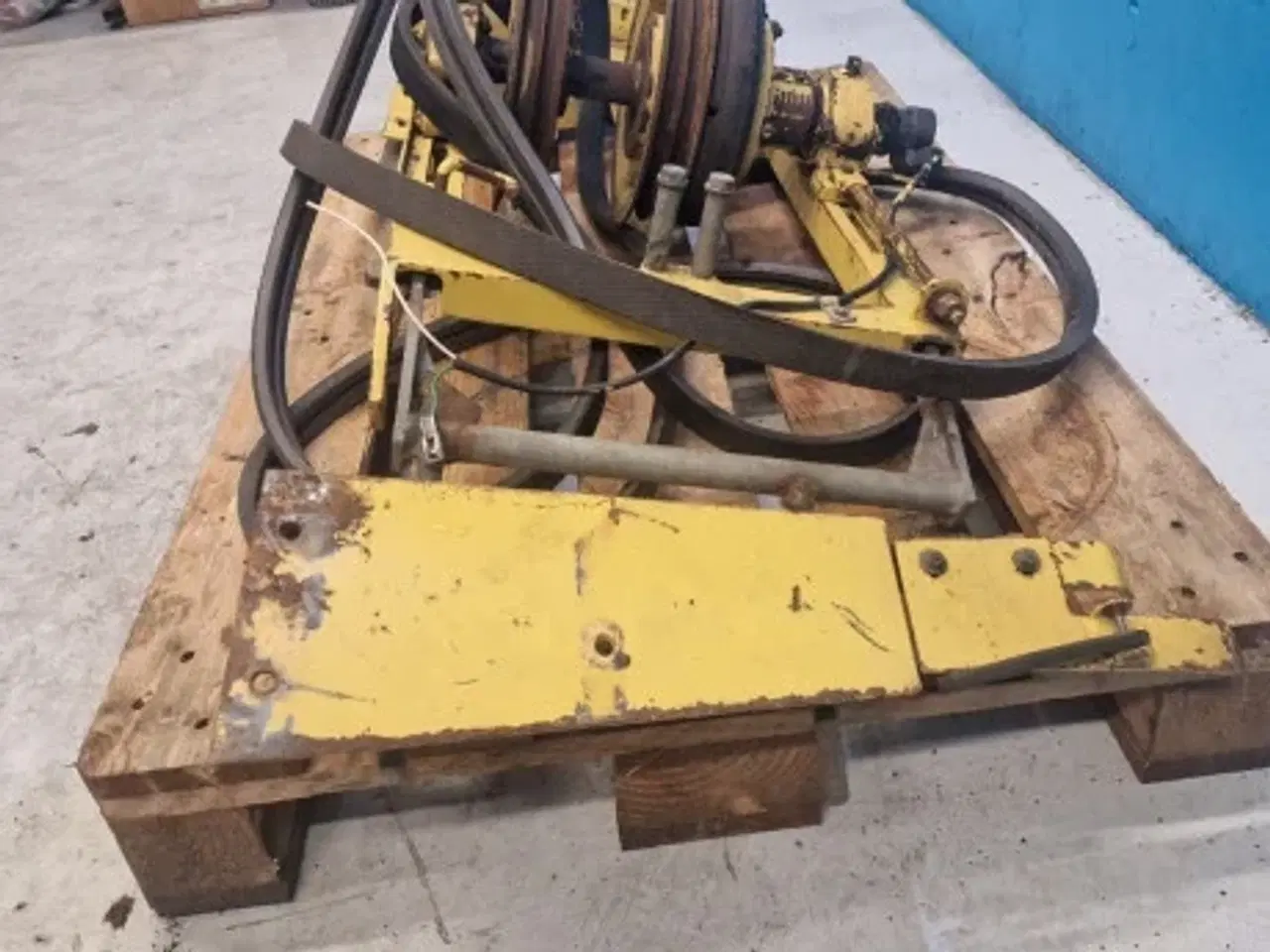 Billede 8 - New Holland 8080 Mellemtræk