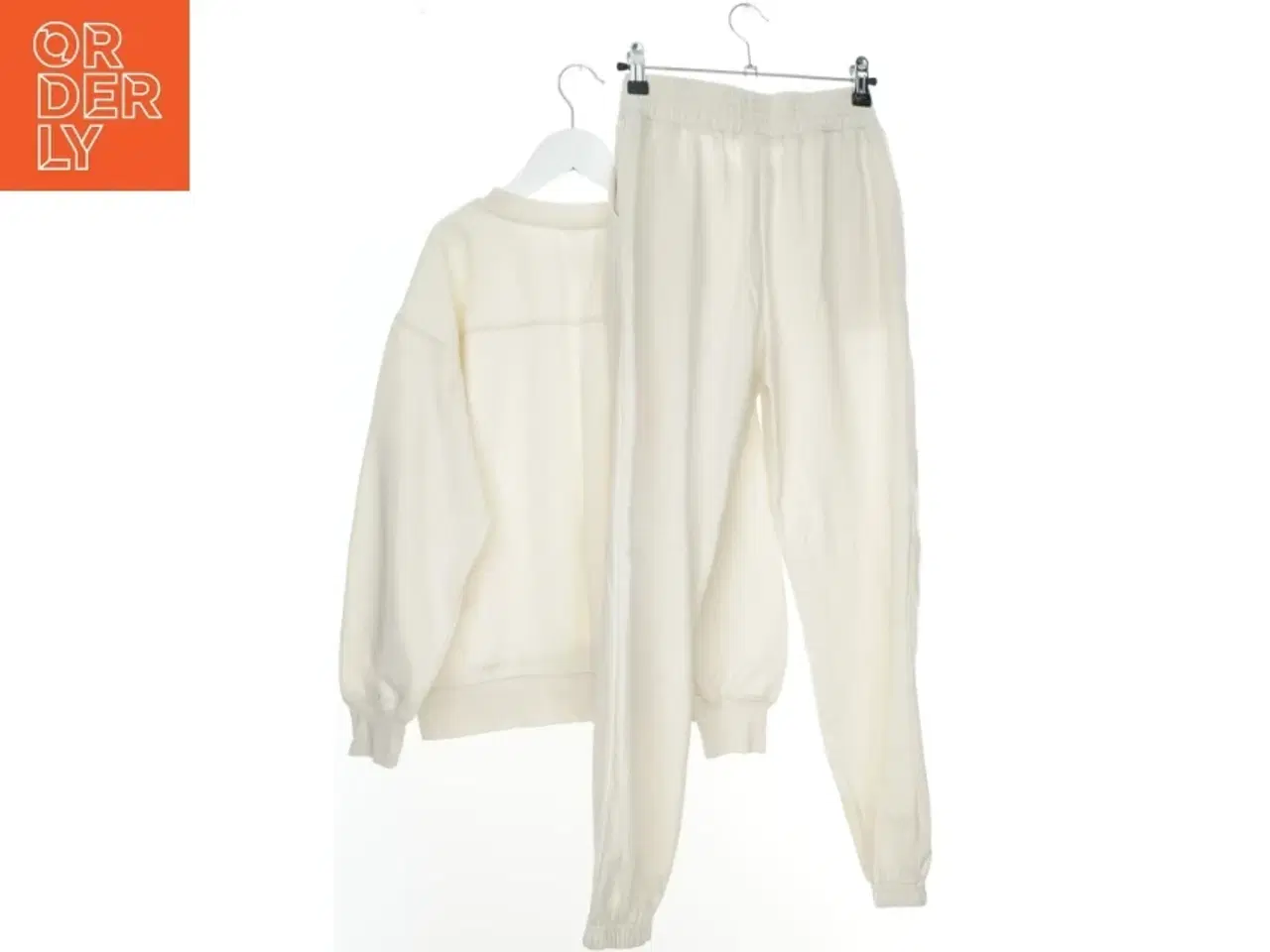 Billede 2 - Hvidt joggingsæt fra Zara (str. 152)