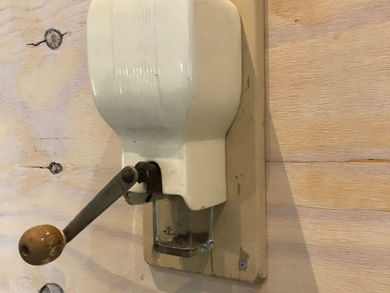 Billede 1 - Antik kaffemølle til ophæng i porcelæn