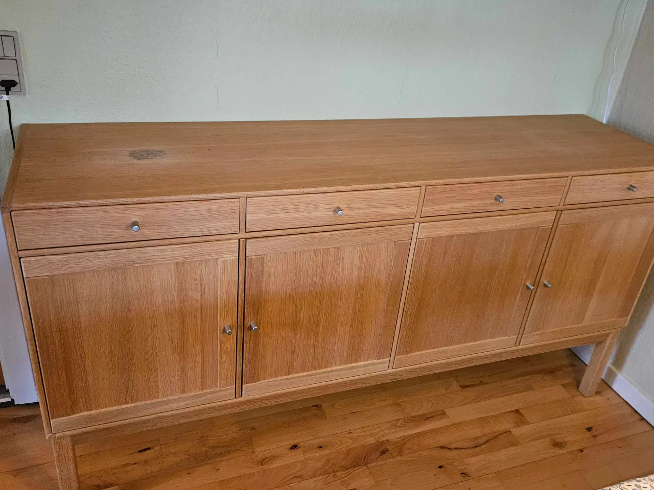 Billede 2 - Rimme skænk med hængevitrine