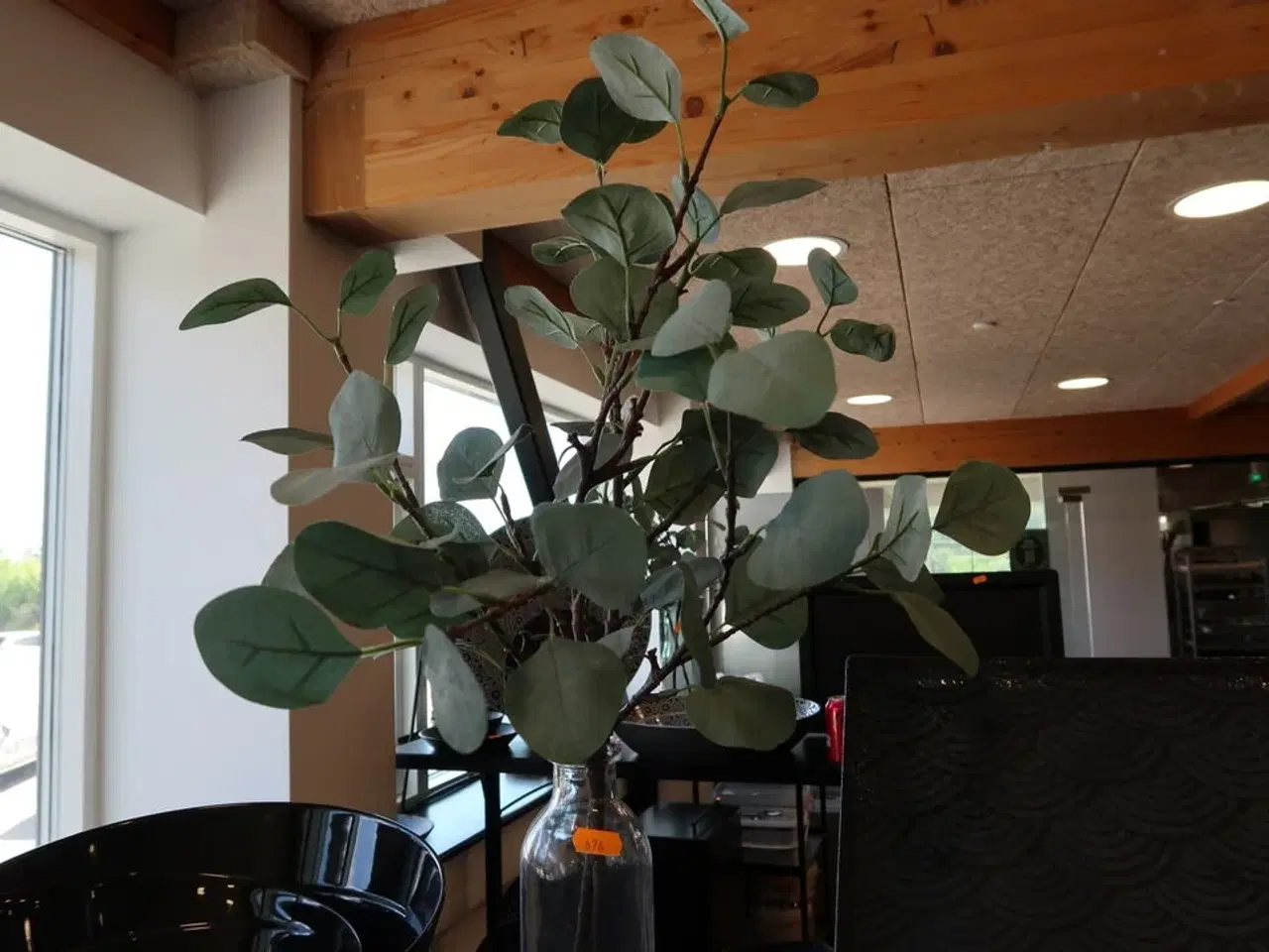 Billede 2 - Karaffel samt kunstige planter