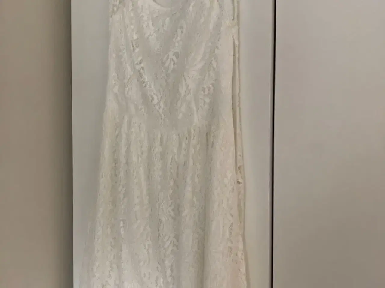 Billede 2 - Konfirmationskjole “White and more” kjole sælges