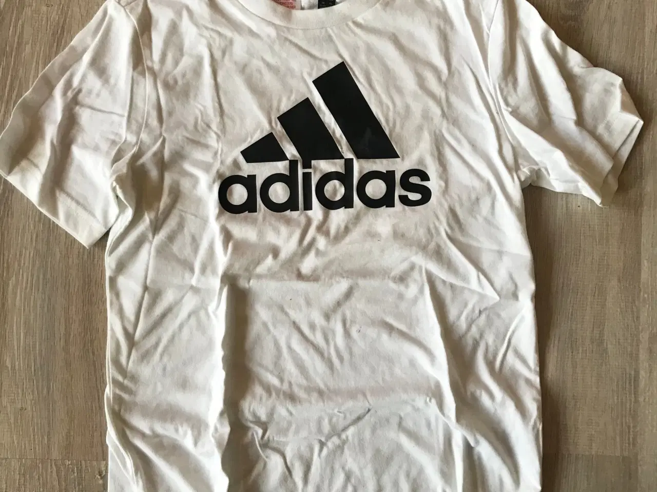 Billede 1 - Adidas t-shirt str. 152