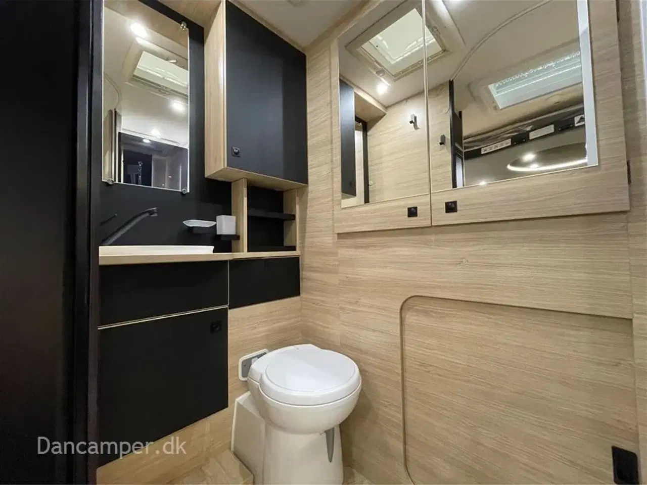 Billede 23 - 2026 - Chausson 650 Chausson 650 Titanium Line, Når stor rummelighed skal findes på den lille plads, 165HK med 8-trin aut.gear