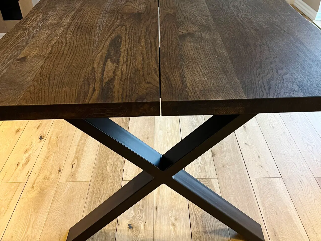 Billede 4 - Plankebord i røget eg med 2 tillægsplader