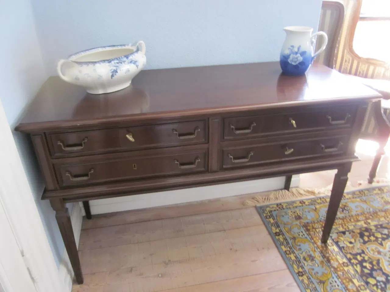 Billede 2 - Heppelwhite spisestue med skænk og andre ting