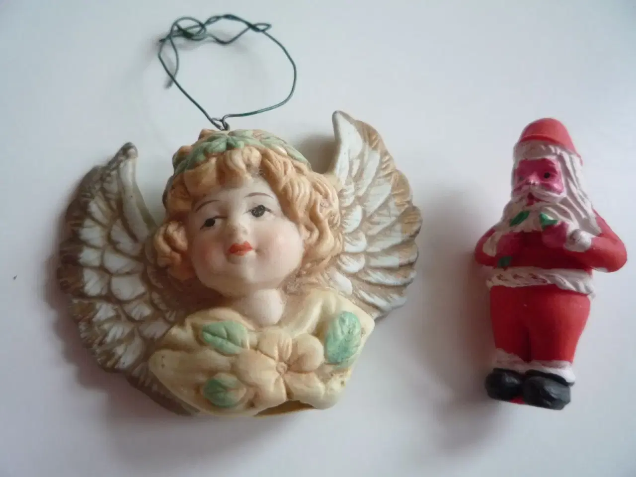 Billede 3 - 2 engle og lille nisse i keramik