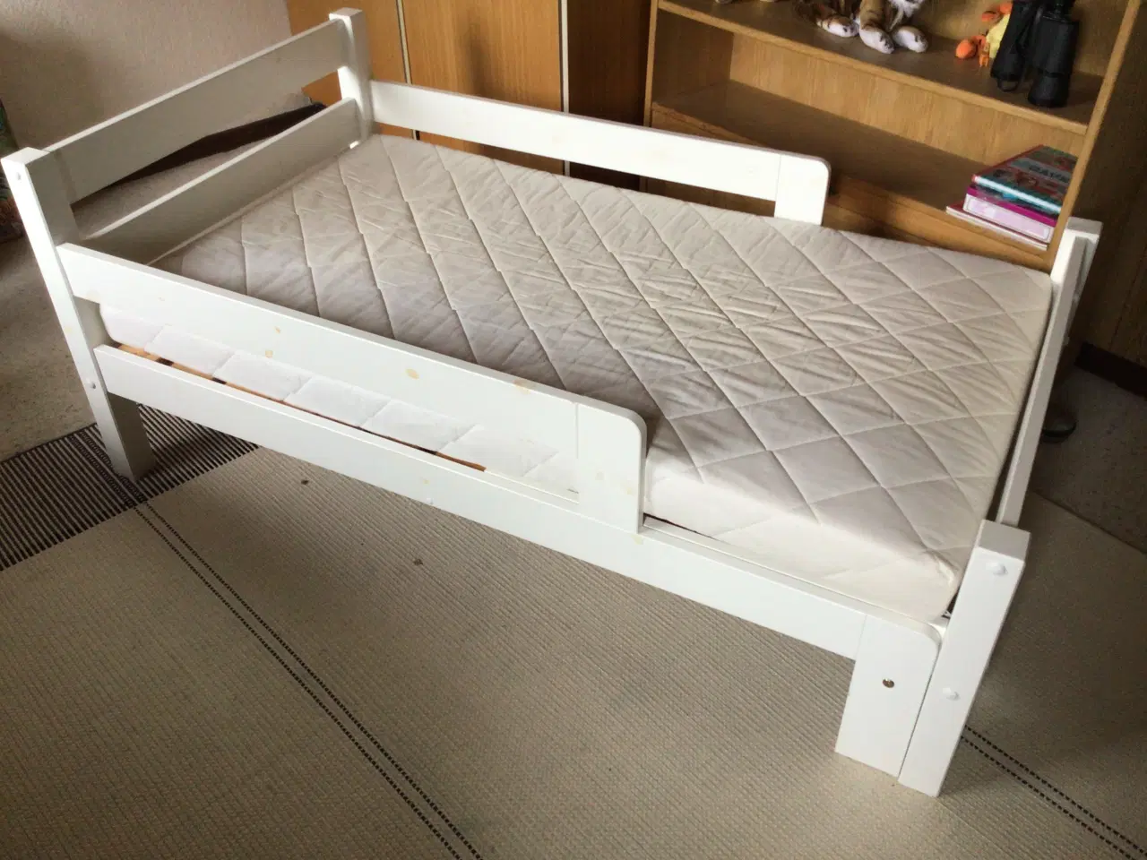 Billede 1 - Barneseng som kan trækkes ud