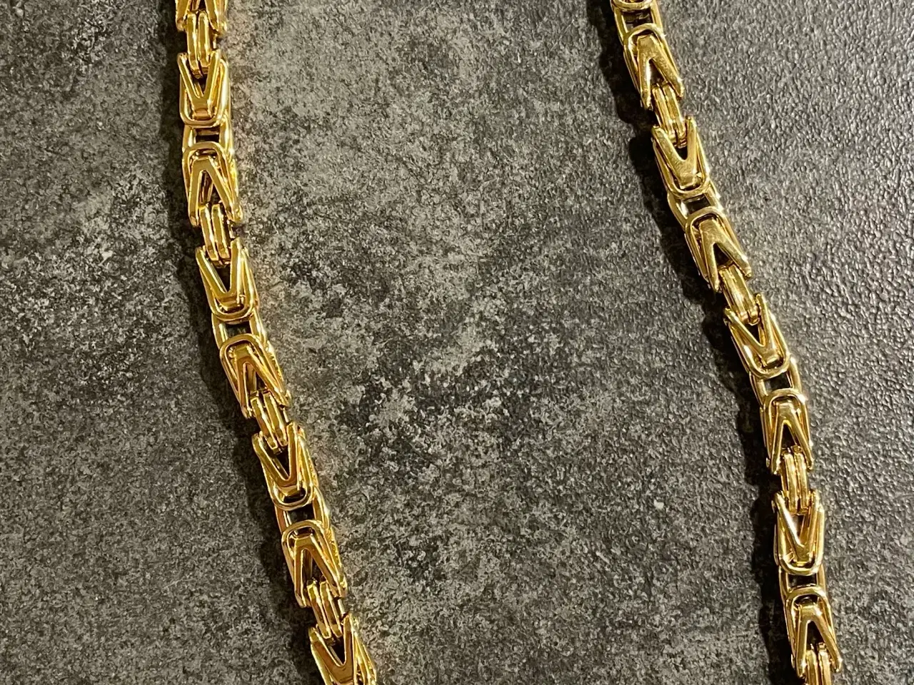 Billede 2 - 8mm 14kt goldfilled firkantet kongekæde