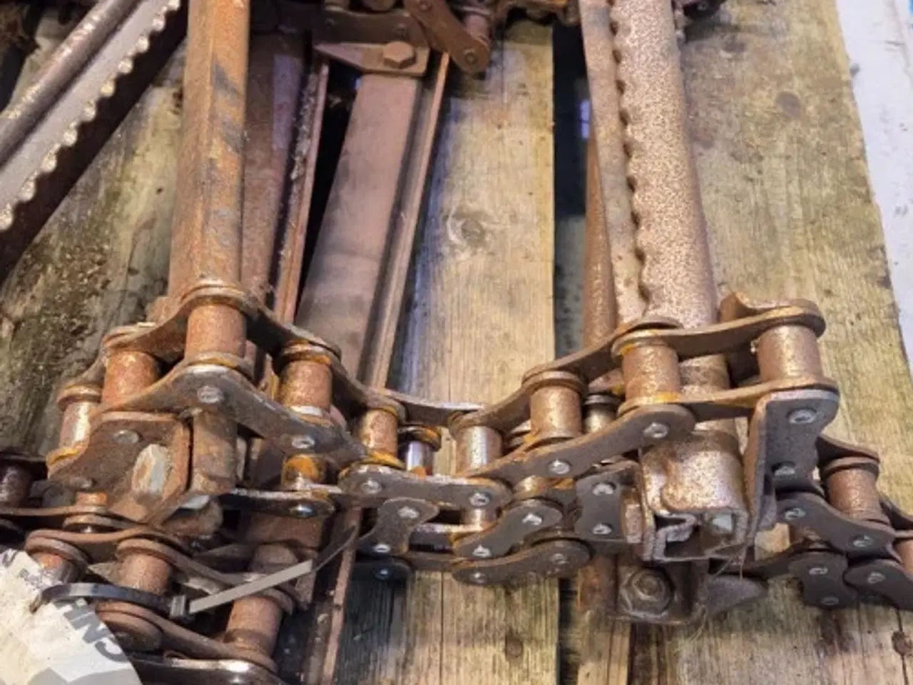 Billede 19 - New Holland CR9.90 Indføringskæde 87632187