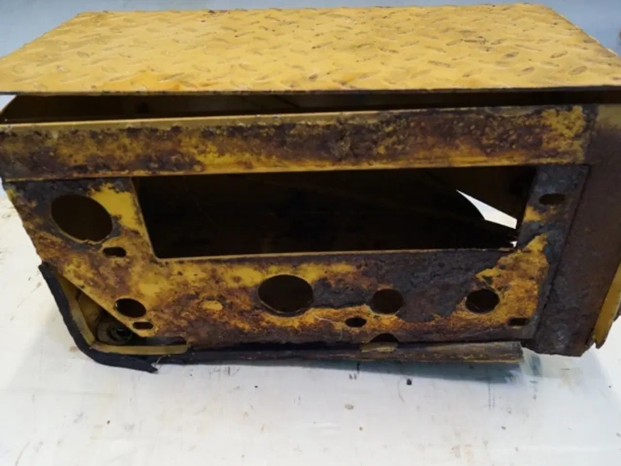 Billede 18 - Volvo L120 Baterikasse R.H. VOE11018433