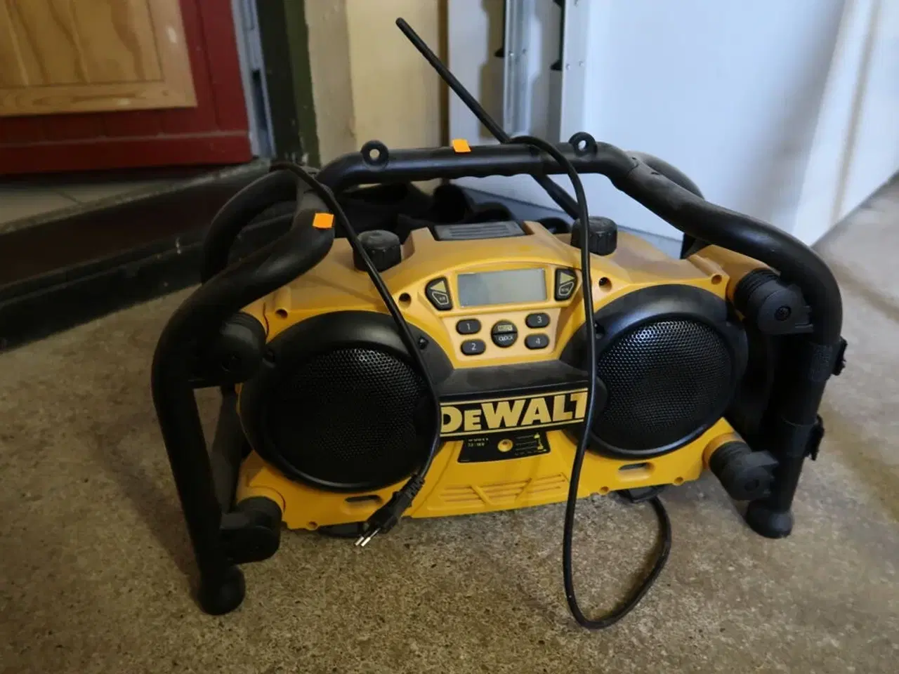 Billede 1 - Arbejdsradio DEWALT MH28339