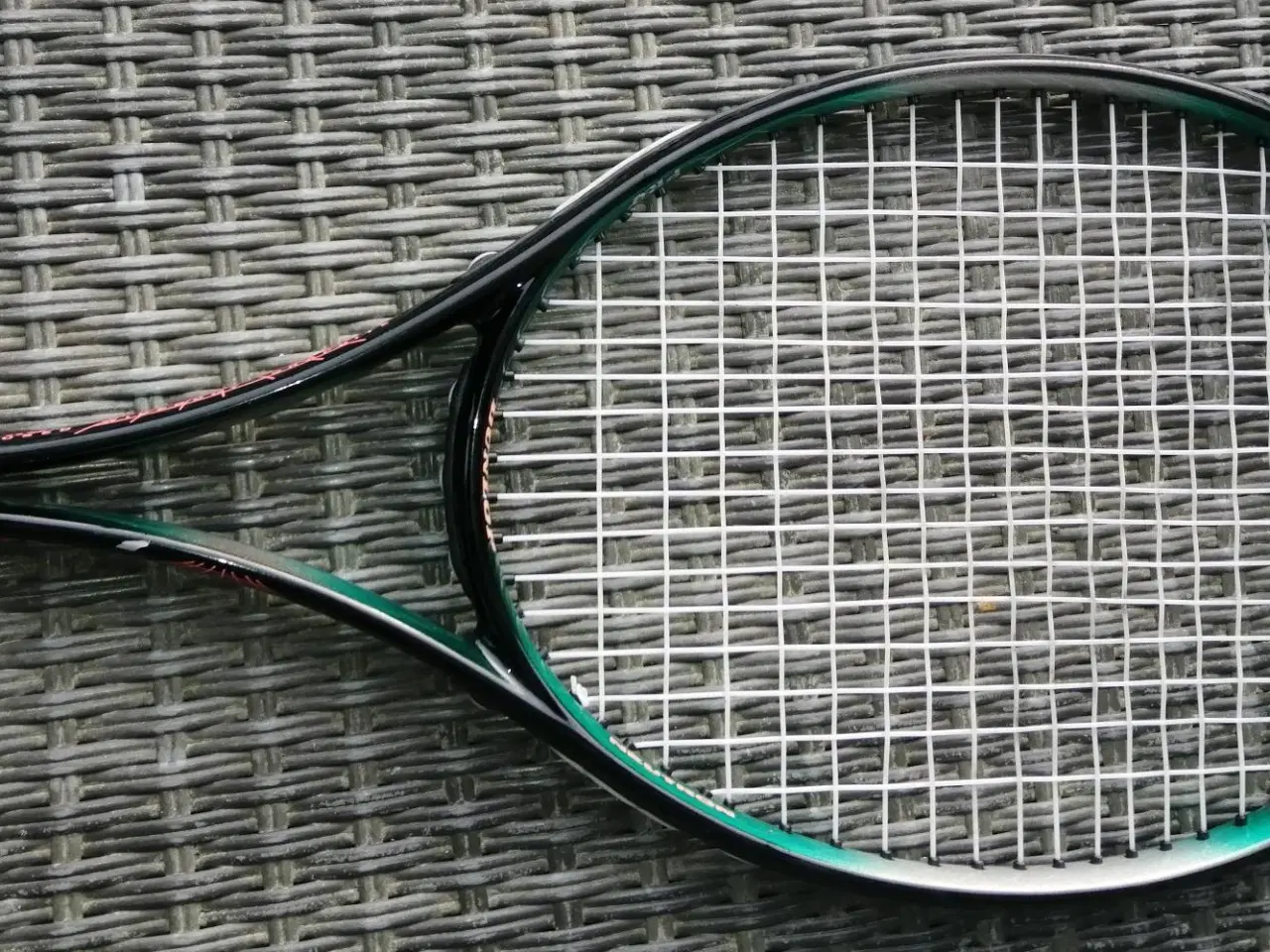 Billede 2 - DUNLOP PRO NEUTRON GRAPHITE, STR. 3, I FLOT STAND