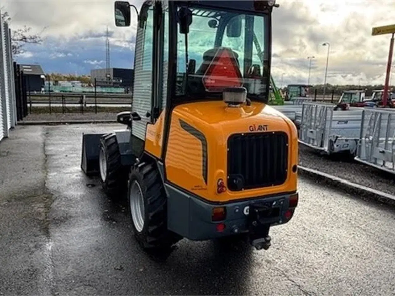 Billede 4 - GiANT v452HD står som ny kun 250 timer