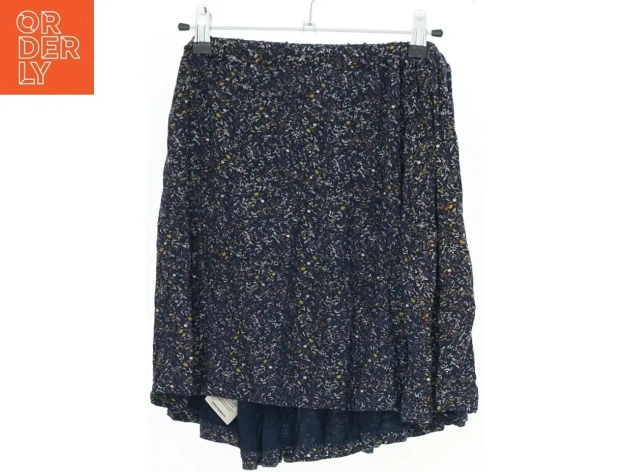 Billede 2 - Blomstret nederdel fra The New (str. 146)