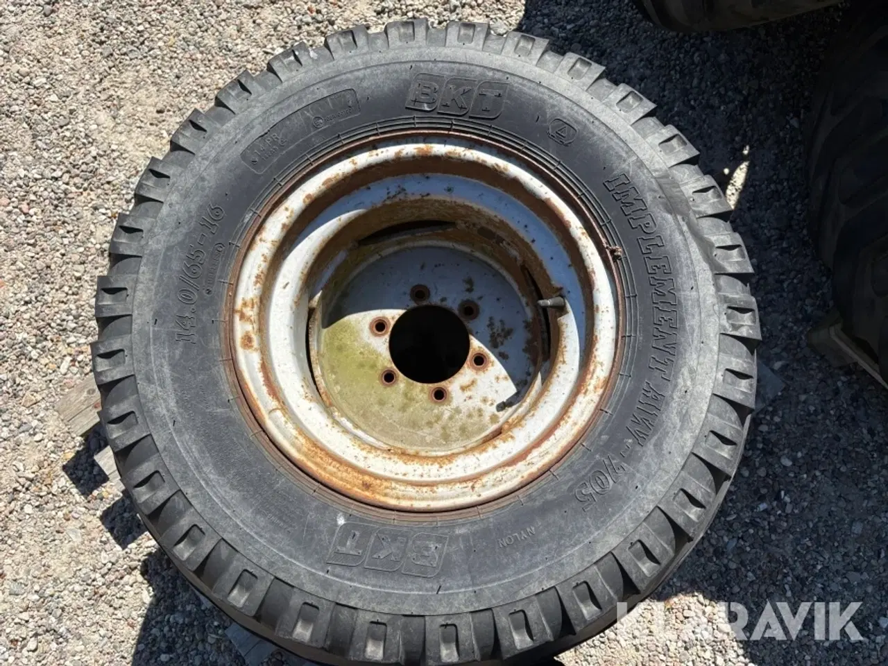 Billede 5 - Dæk Nokian & implement 4 styk.