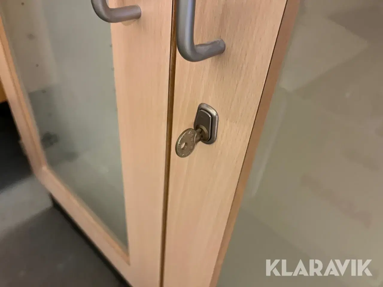 Billede 11 - Skabe med glaslåger 6 styk