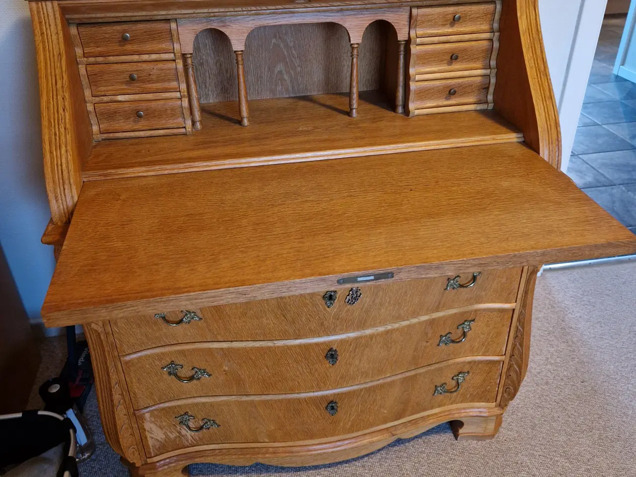 Billede 2 - Antik skænk i eg