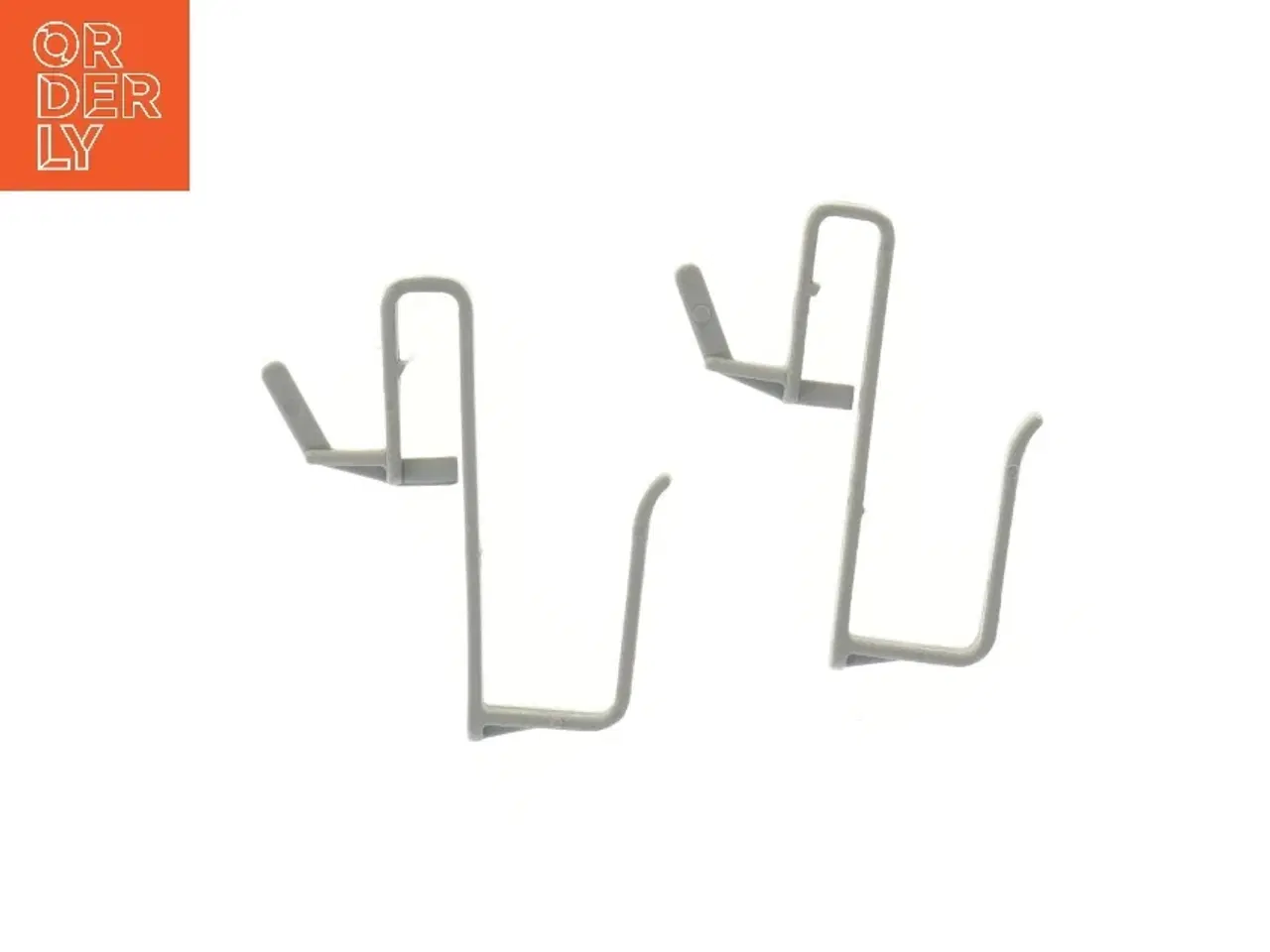 Billede 3 - Grå plastik kroge (str. 11 cm)