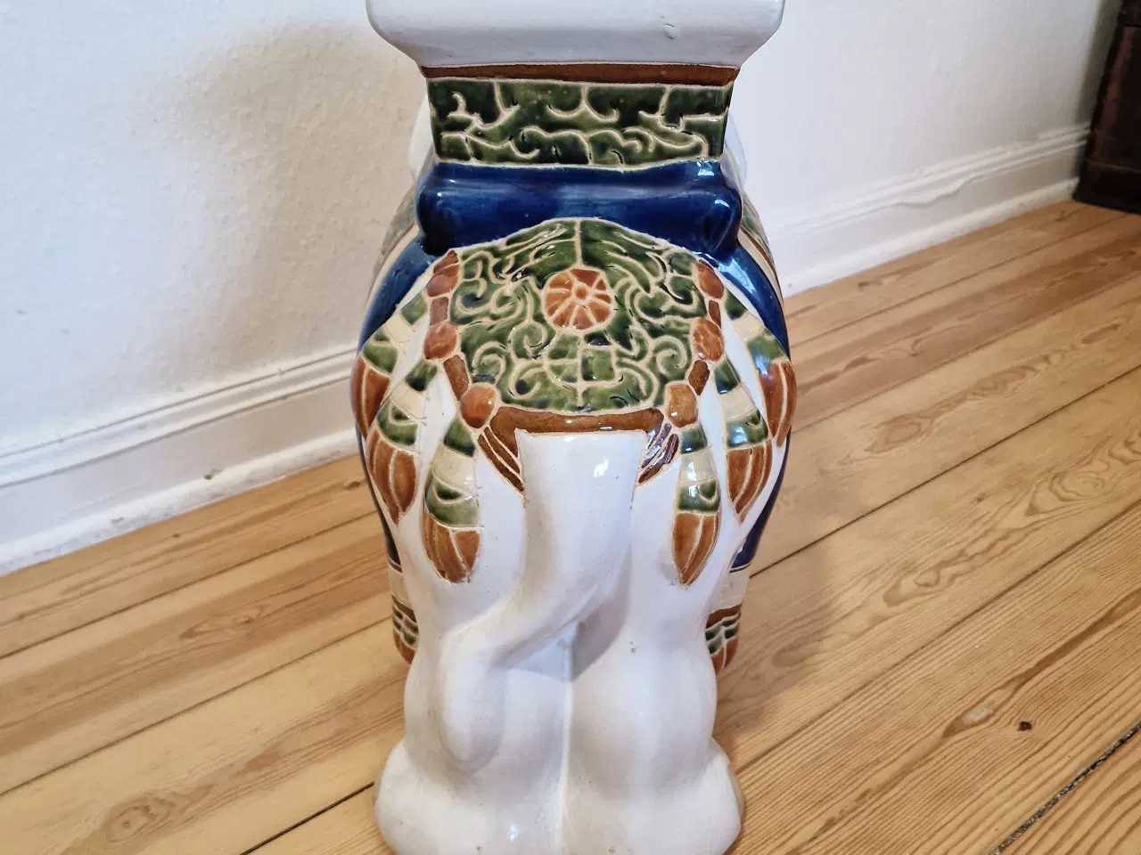 Billede 8 - Stor porcelæns elefant med østasiatisk mønster.