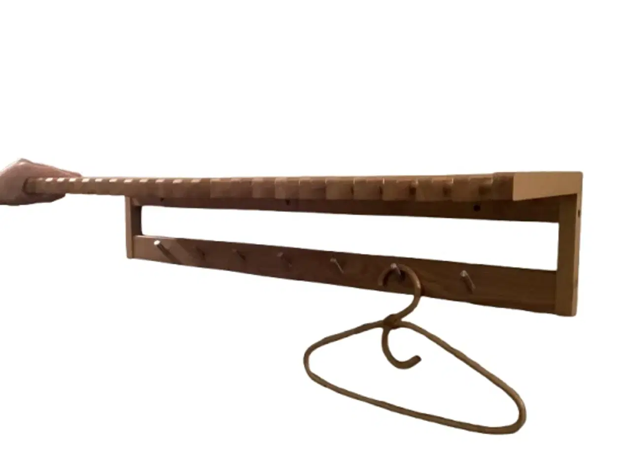 Billede 2 - Carvé Hattehylde med metal knager