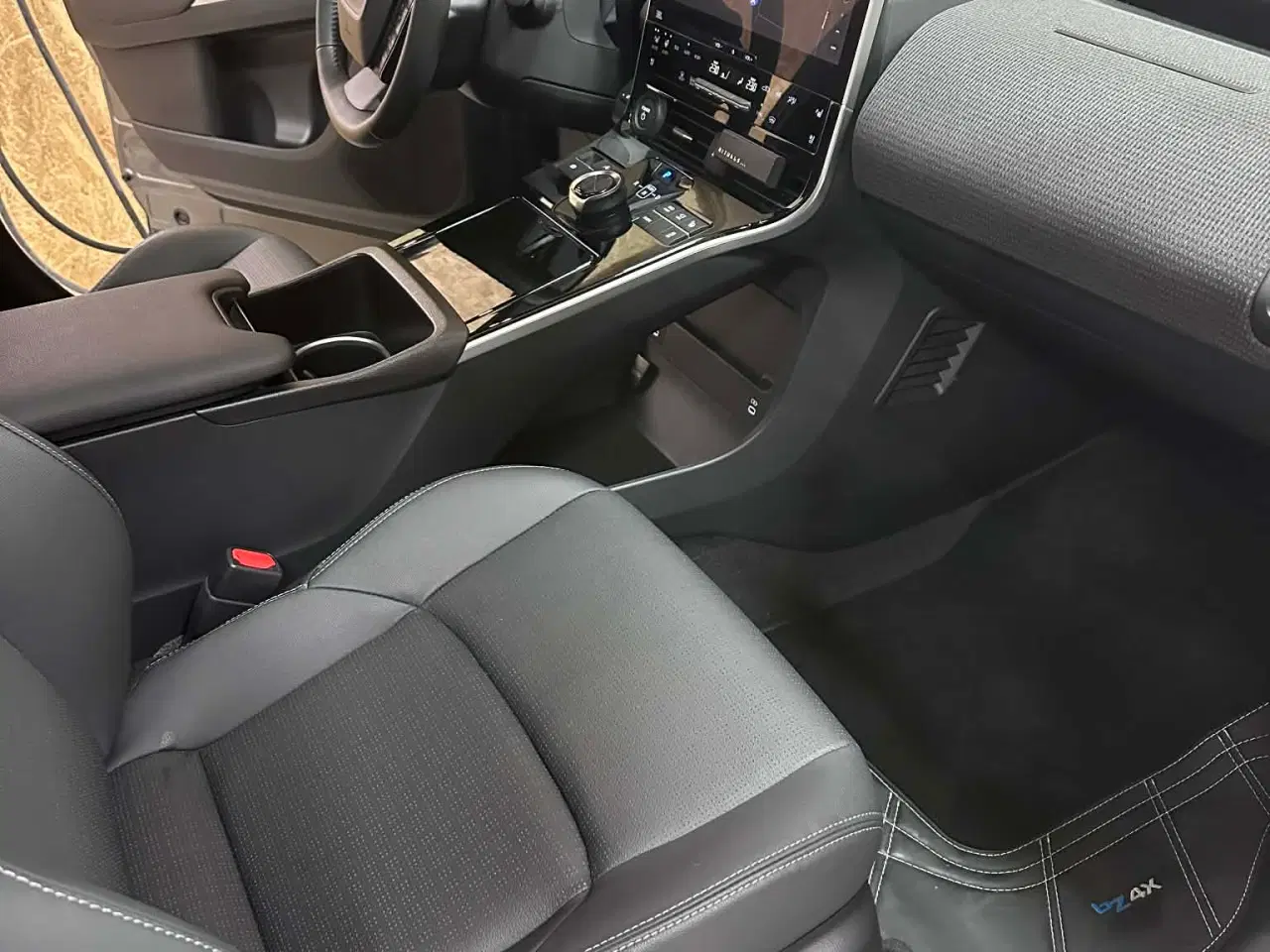 Billede 8 - 2025 Bz4x Executive Premium