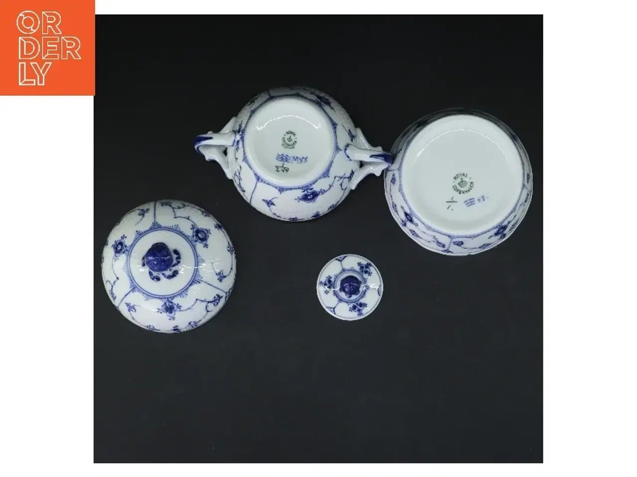 Billede 2 - Royal Copenhagen sukkerskål og låg, musselmalet (str. Ø 9& 11 & 5 cm) fra Royal Copenhagen