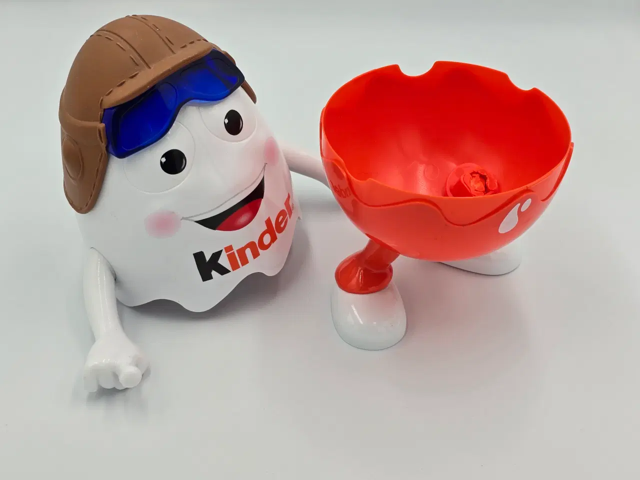 Billede 3 - Stor Kinder figur