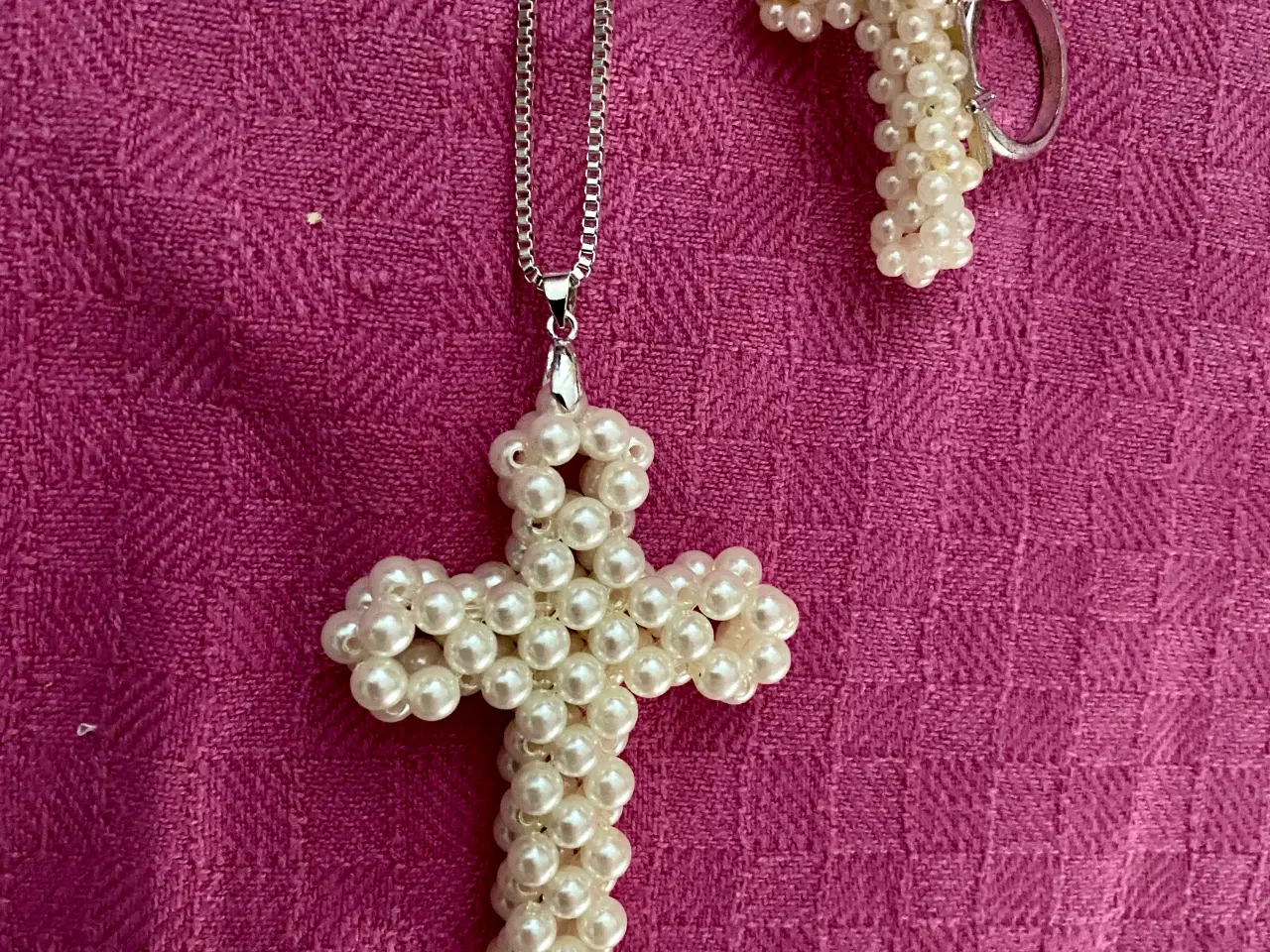 Billede 2 - Perle kors halskæde, øreringe og fingerring sæt