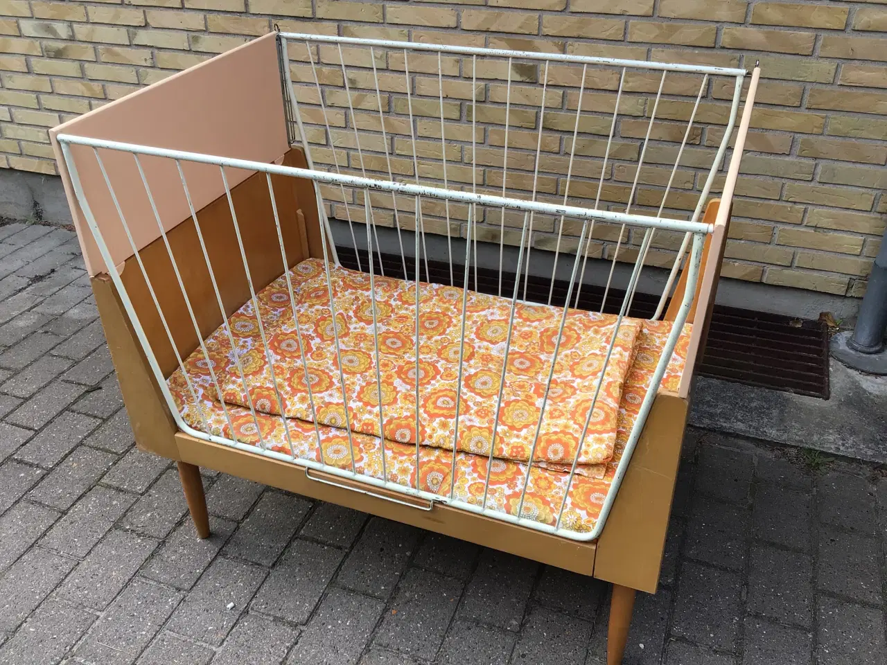 Billede 2 - Barneseng med madras og dyne