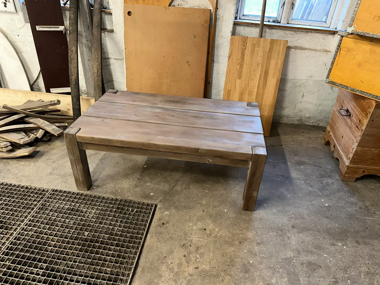 Billede 1 - Sofabord i massiv patineret fyrretræ