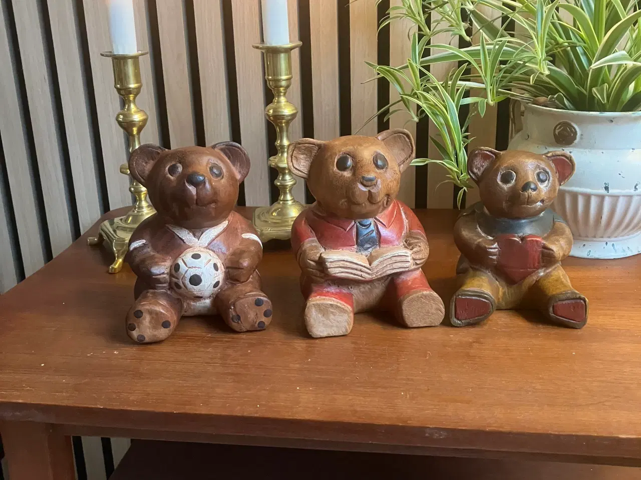 Billede 1 - Charmende træbamser med patina.