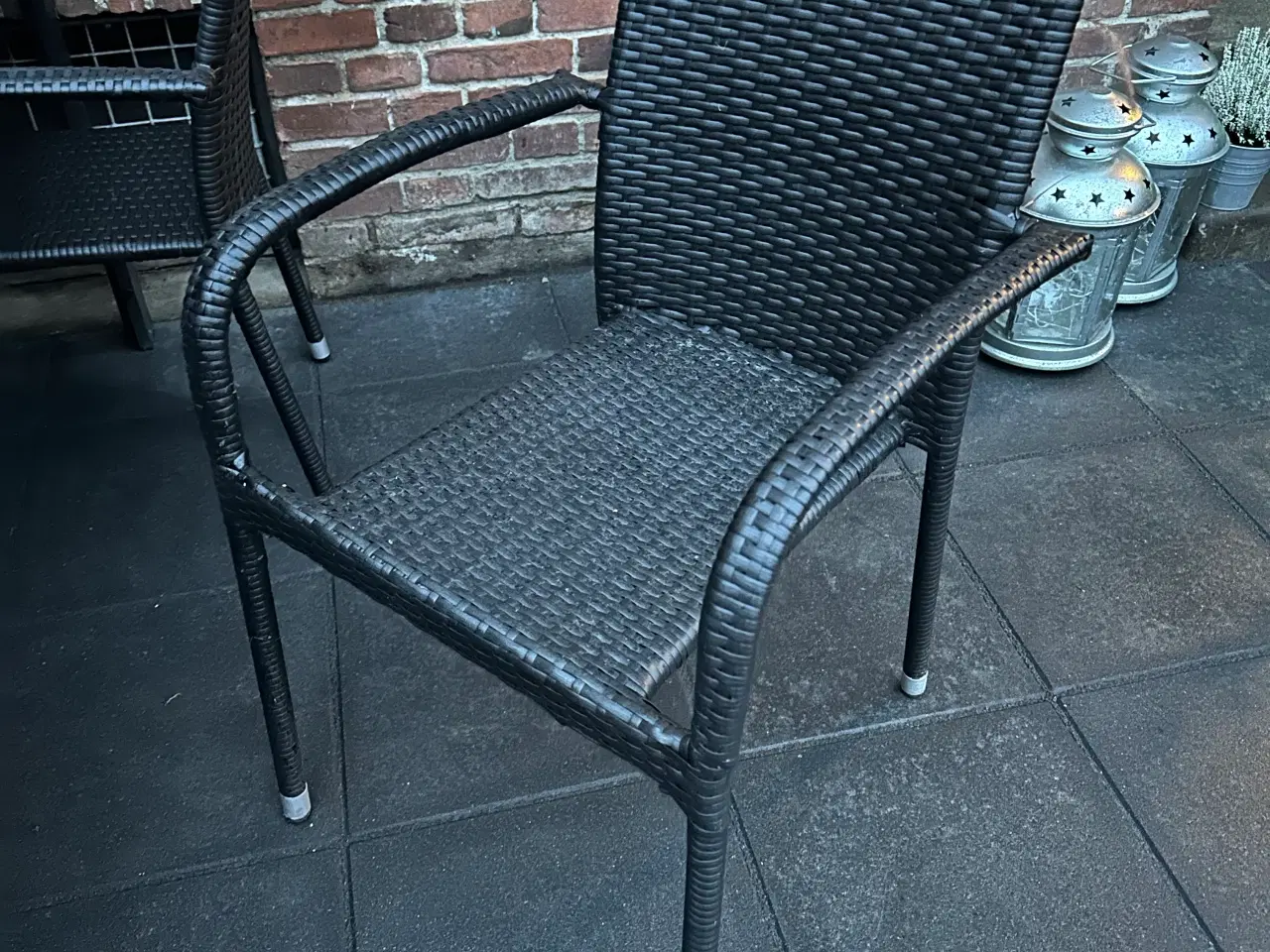 Billede 3 - 6 Havestole i sort/koksgrå polyrattan flet.