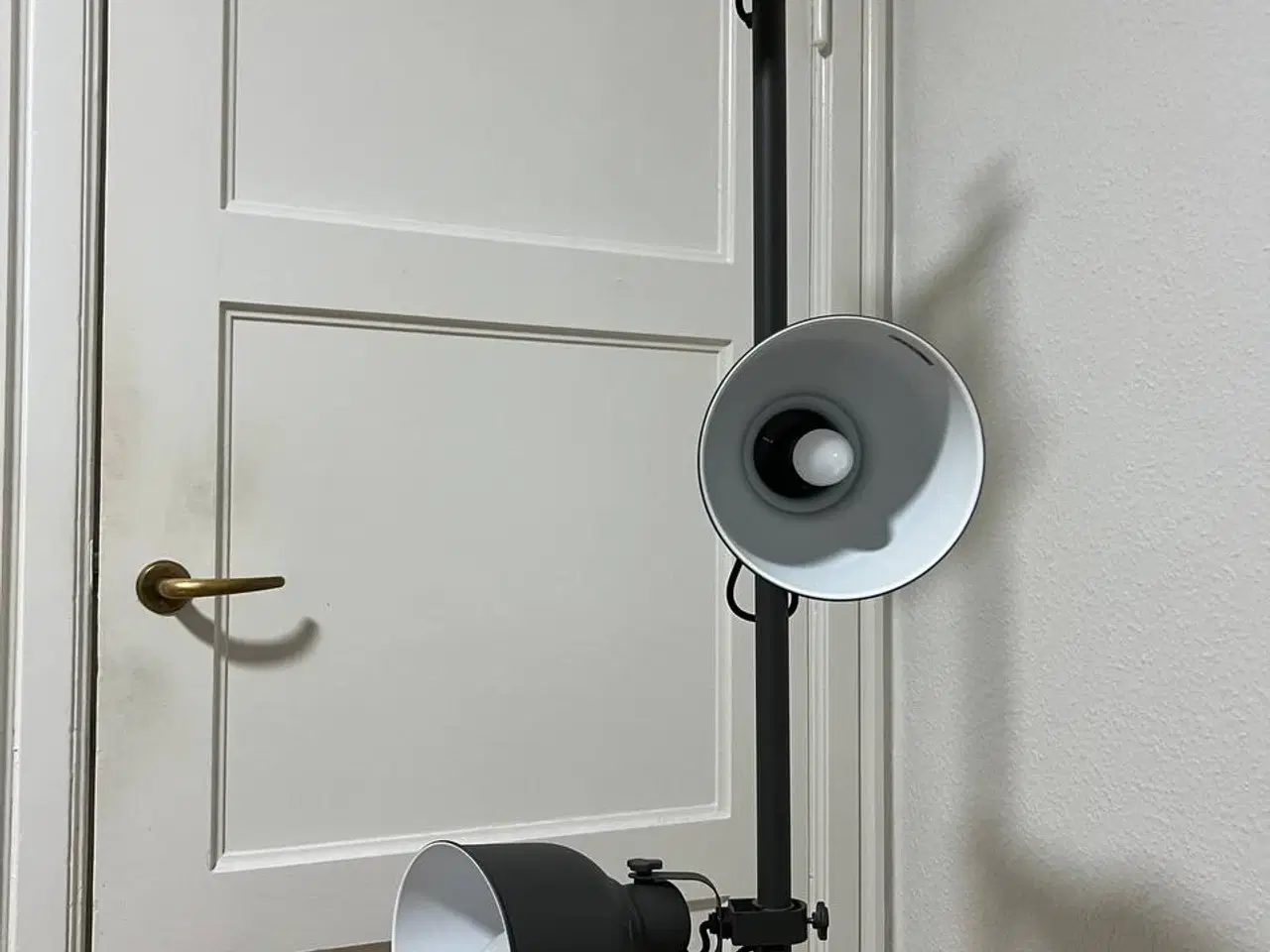 Billede 3 - IKEA Hektar 3-armet gulvlampe – fleksibel industri