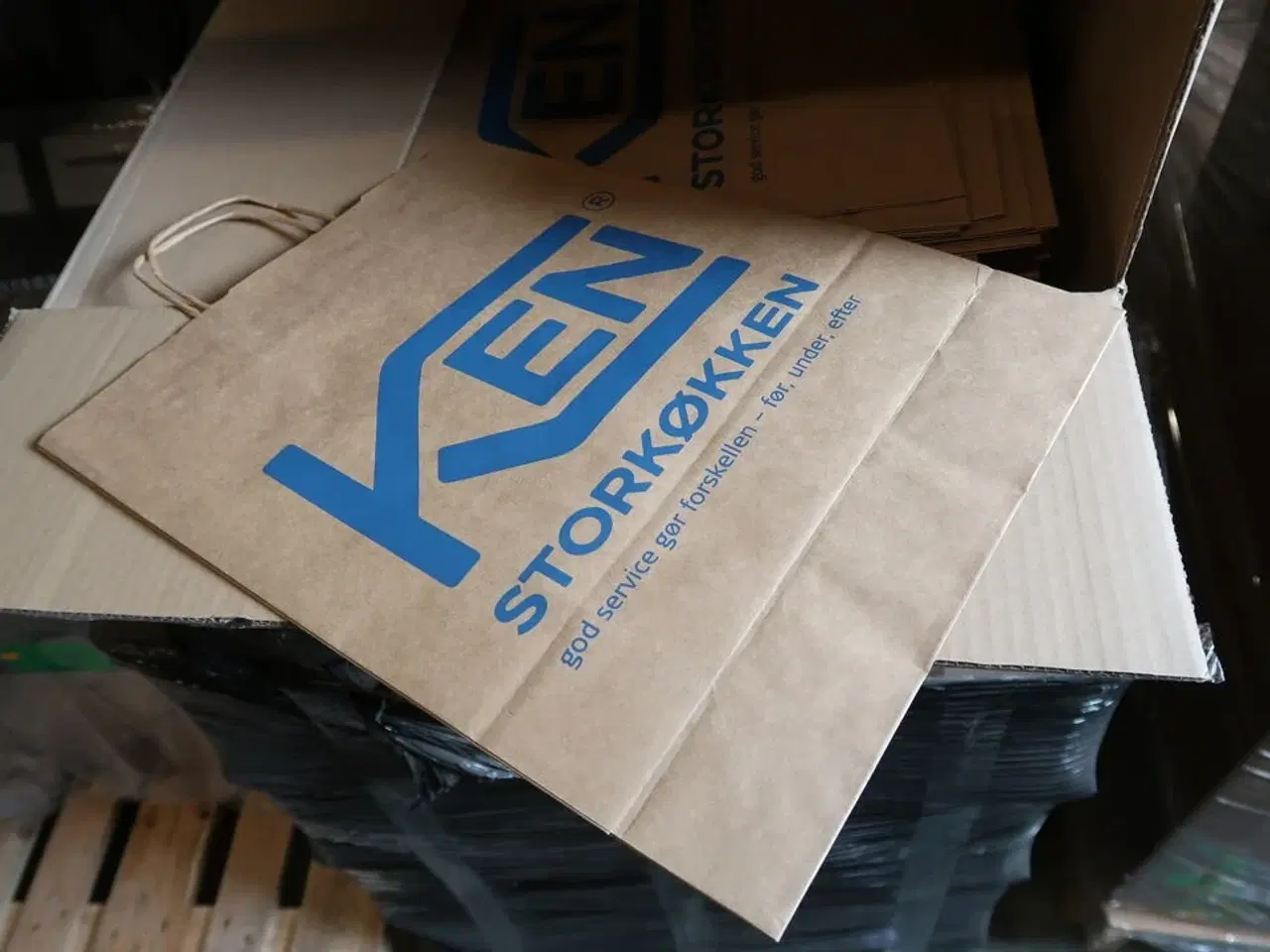 Billede 2 - 2.850 stk. Papirposer KEN STORKØKKEN