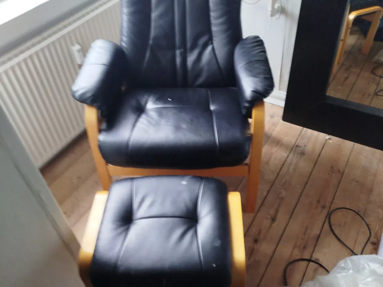 Billede 1 - Lænestol med fodskammel 