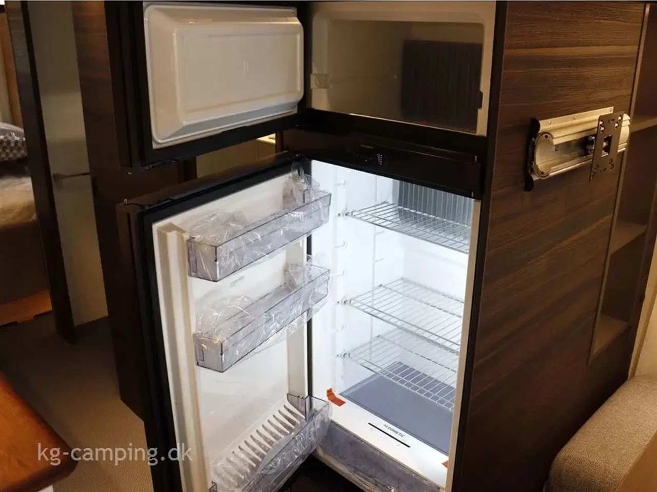 Billede 7 - 2022 - Adria Astella 644 DP TILBUD nu nedsat med kr. 71.000,- | Oplev ferie på førsteklasse i Astella, Luksuscamping på en helt ny måde.