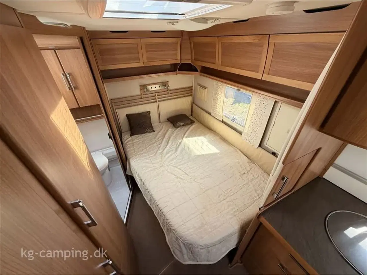 Billede 5 - 2011 - Kabe Royal 520 XL   Dobbeltseng - Sunshine plus - mover - Kompressor køleskab og meget meget mere.