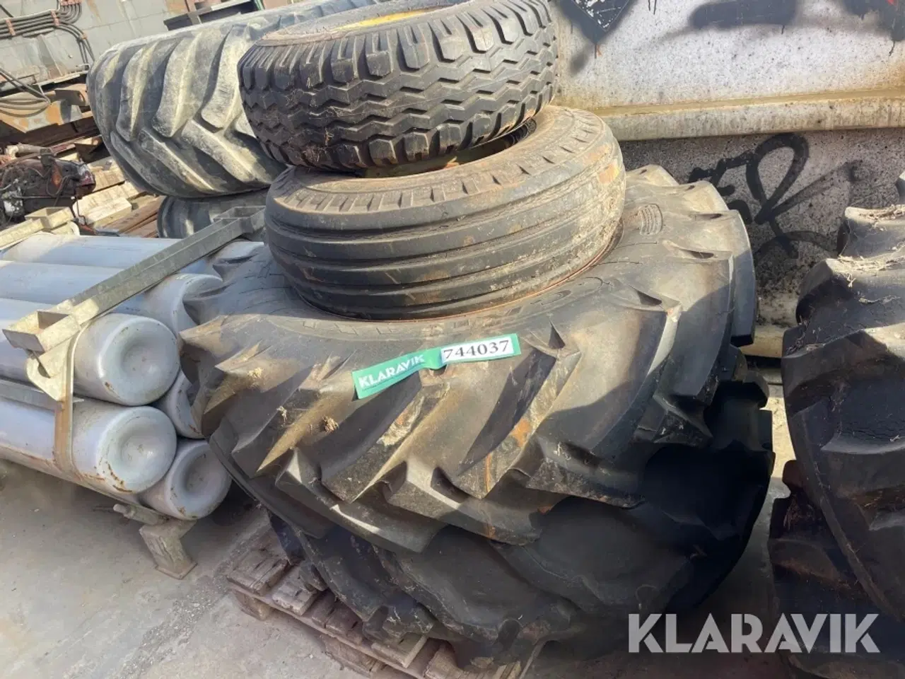 Billede 2 - Traktordæk Galaxy 14.9-26 3 styk