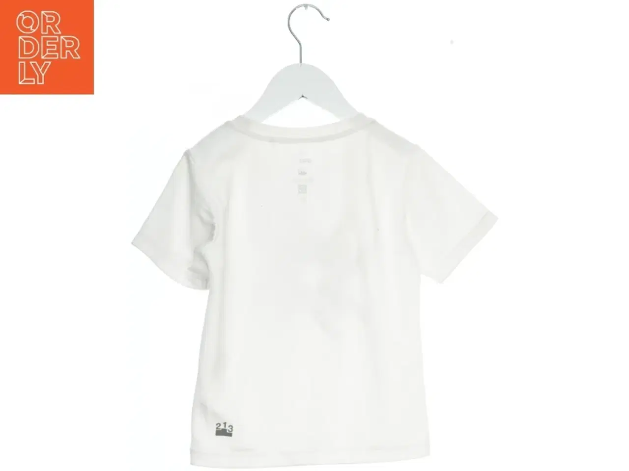 Billede 2 - Hvid T-shirt med tekst fra Uniqlo (str. 110)