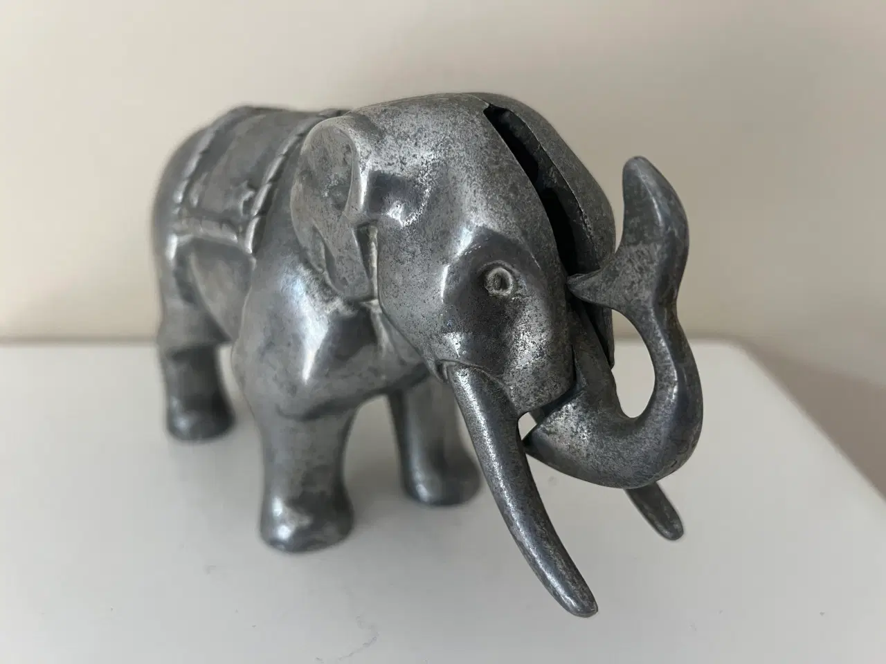 Billede 3 - Flot dekorativ mekanisk sparebøsse fra 60’erne 