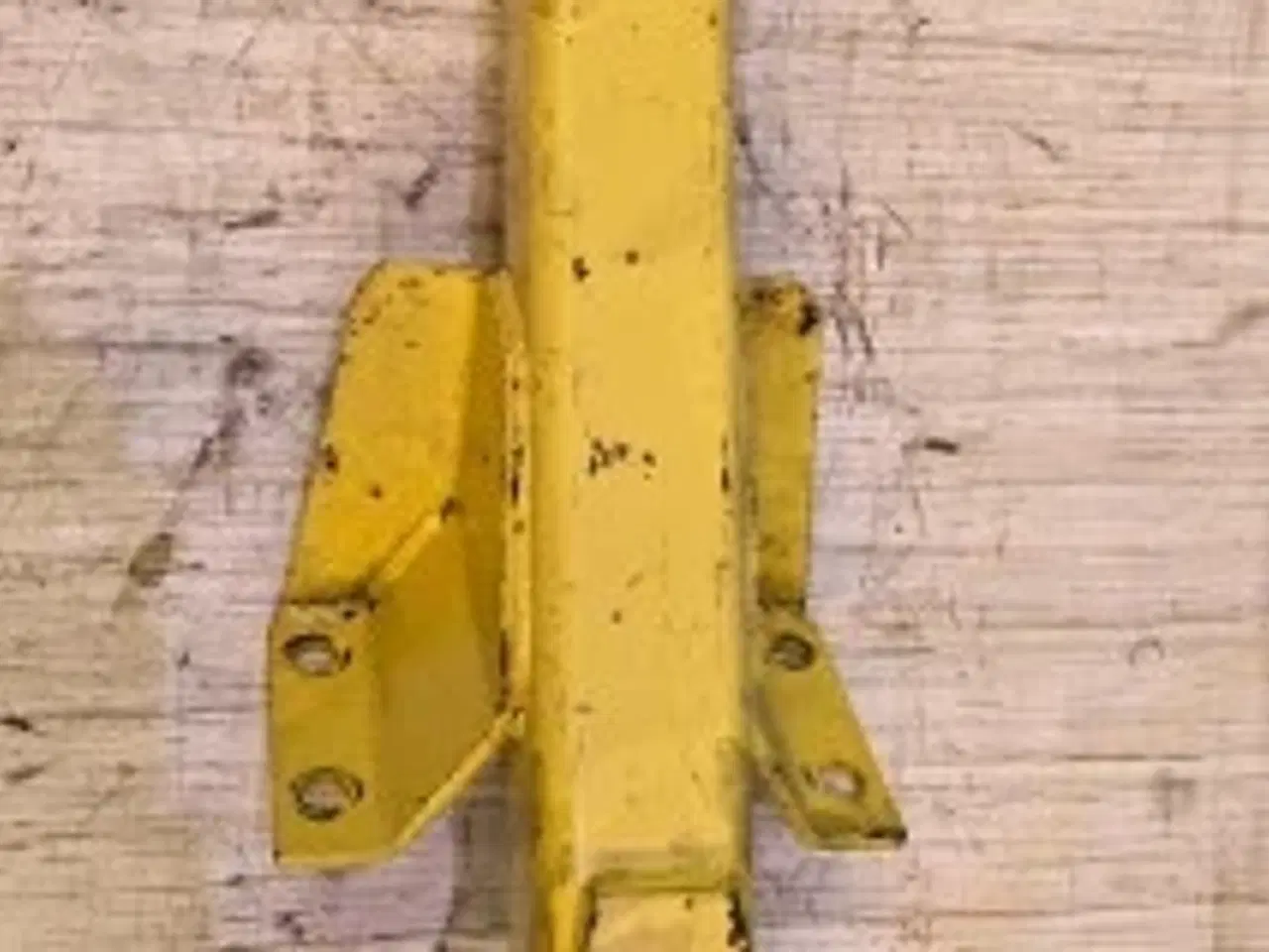 Billede 2 - New Holland TF78 Trækbeslag 84002996